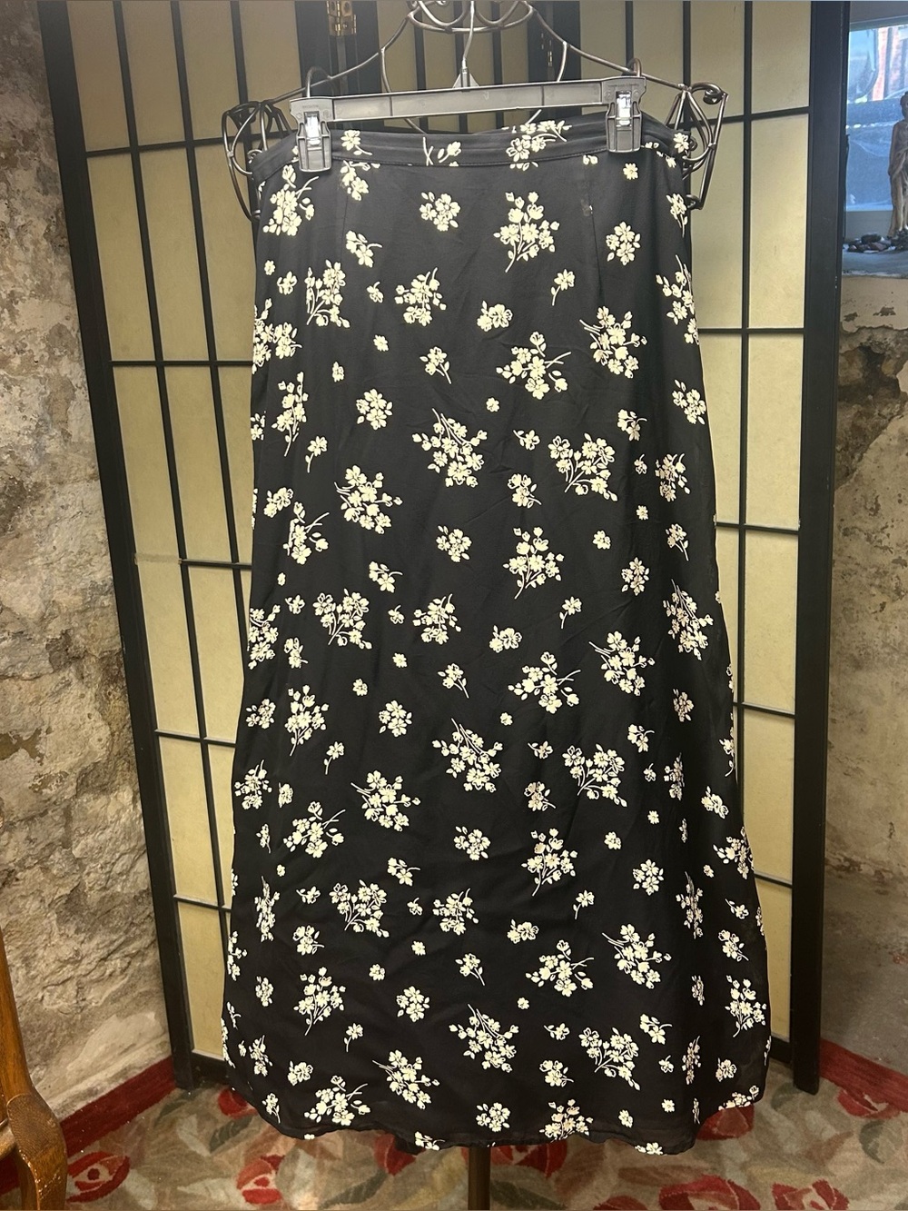 VTG 90s Laura Ashley Black/Cream Floral Print A-Line Midi Skirt: Size 12
